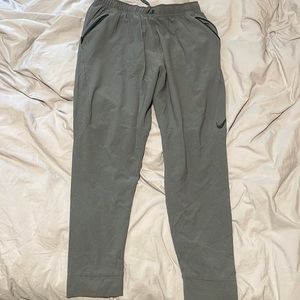 Men’s Nike pants, dry fit